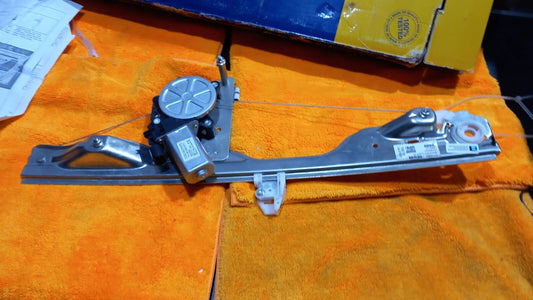 ALZAVETRO ALZACRISTALLO ANT.SX SINISTRO RENAULT MODUS =8200277577-478299-748381