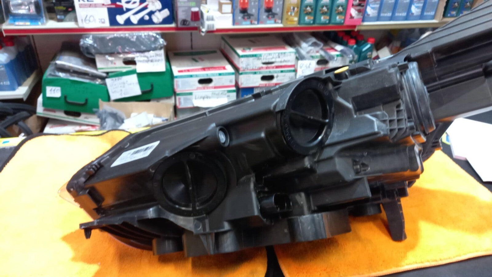 VALEO 46687 = ORIGINALE (1900174) FARO PROIETTORE DX DESTRO FORD CMAX 2015    