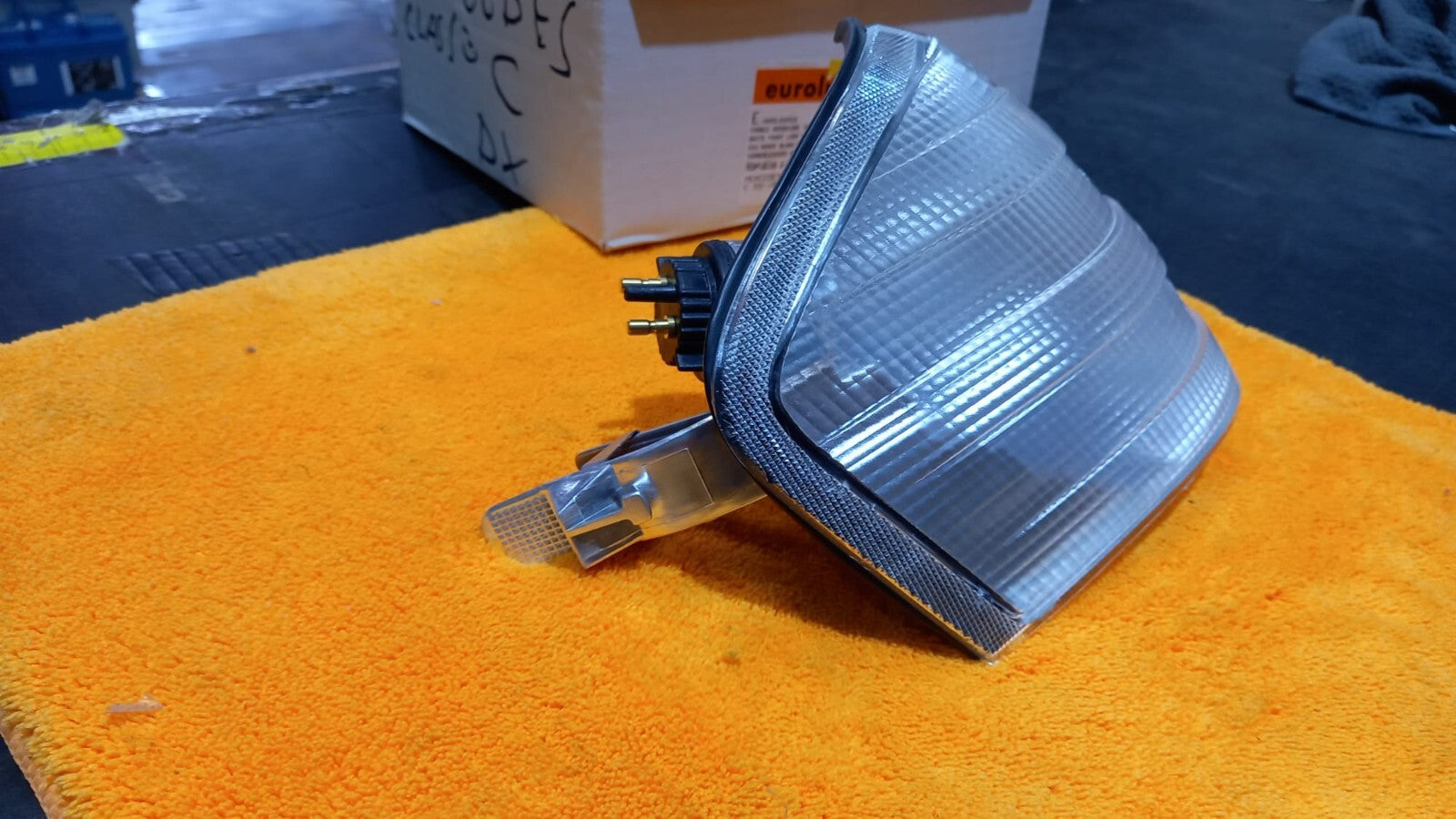 FANALE FRECCIA ANTERIORE DX DESTRA MERCEDES CLASSEC DAL 1993 AL 2000
