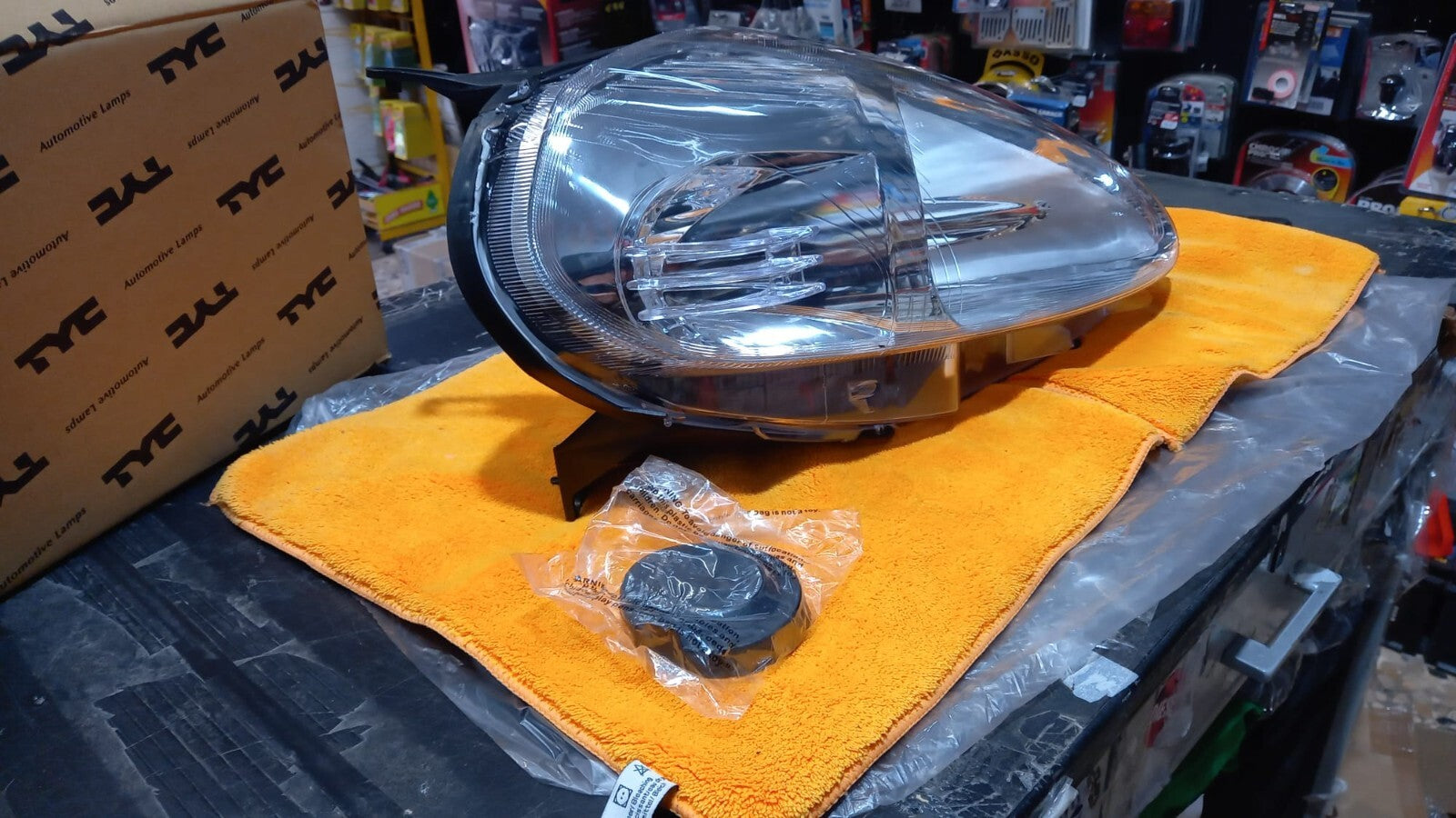 FARO PROIETTORE DX DESTRO FIAT GRANDE PUNTO DAL 2008 IN POI PRESA VIOLA