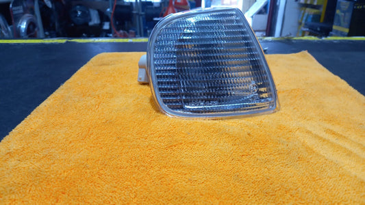 FANALE FRECCIA ANTERIORE DX DESTRA SEAT IBIZA ,CORDOBA DAL1996 AL1999  CADDY
