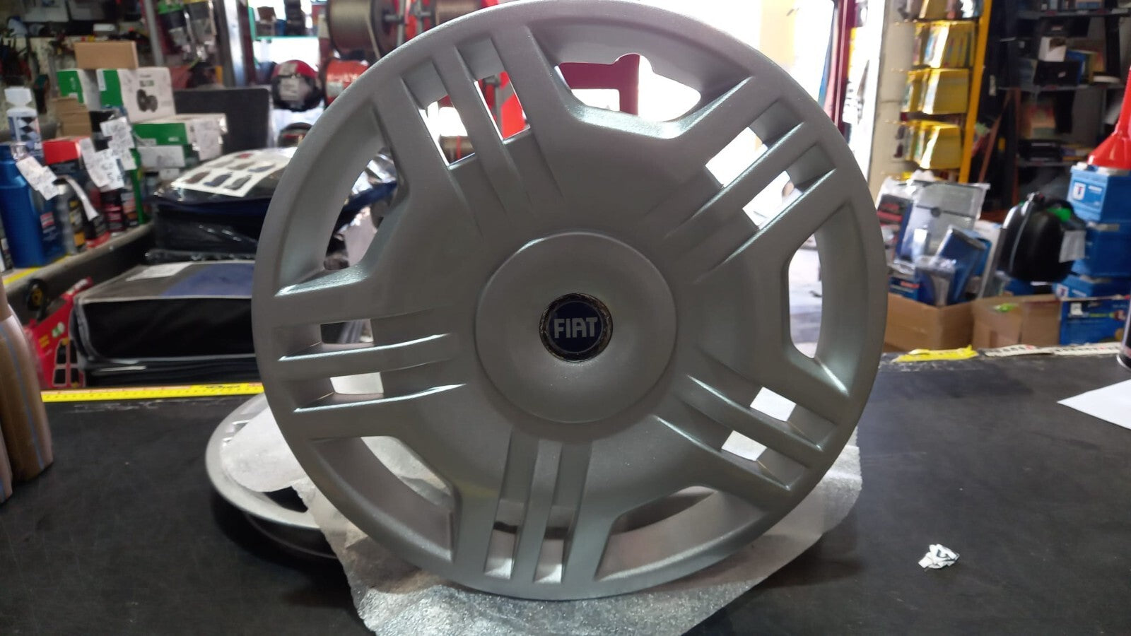 KIT 4 COPPE COPRICERCHI PER FIAT PUNTO DAL 2003 IN POI CON CERCHIO 15''