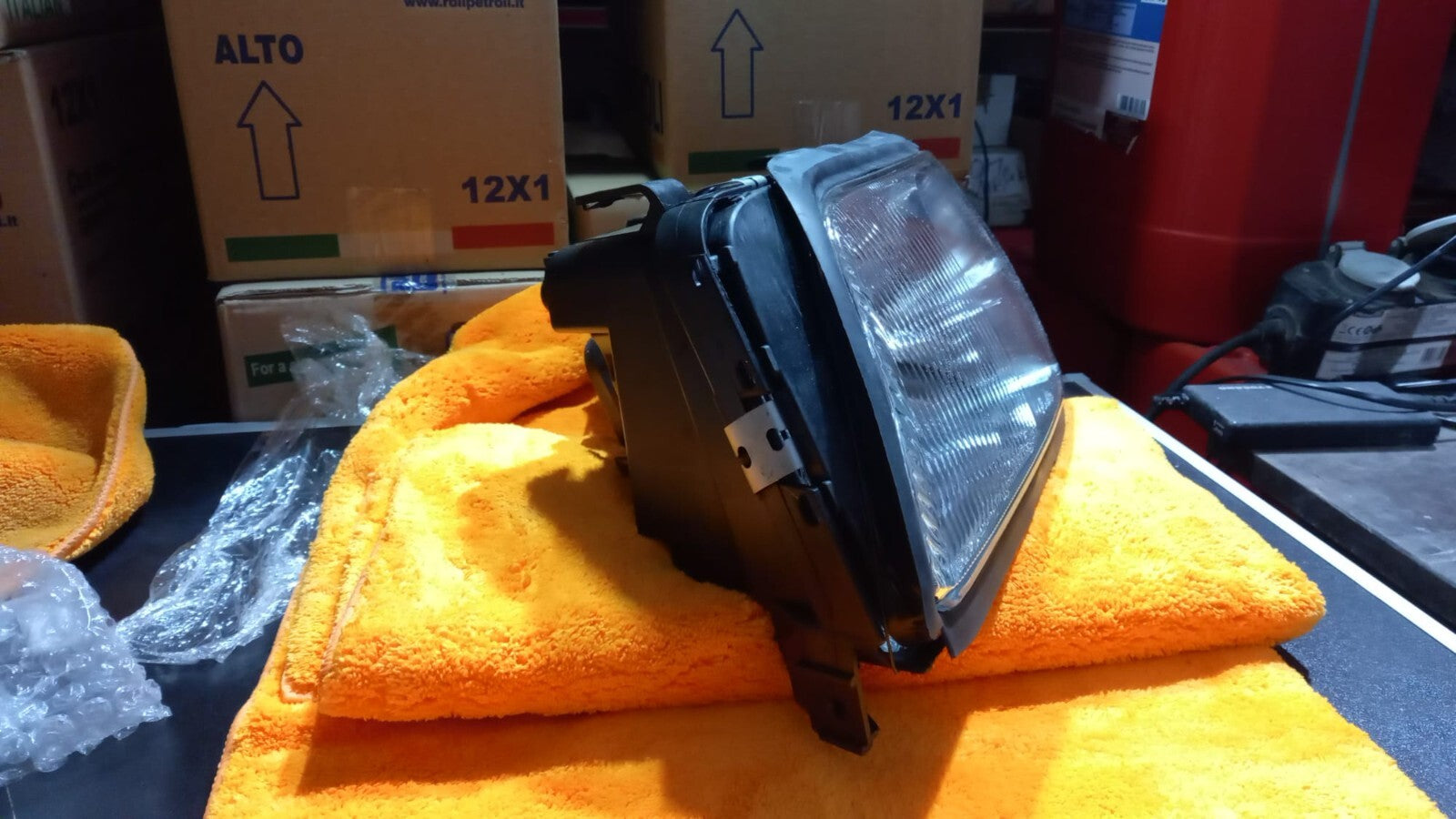 FARO PROIETTORE FENDINEBBIA SX SINISTRO AUDI A6 DAL 1994 AL 1997