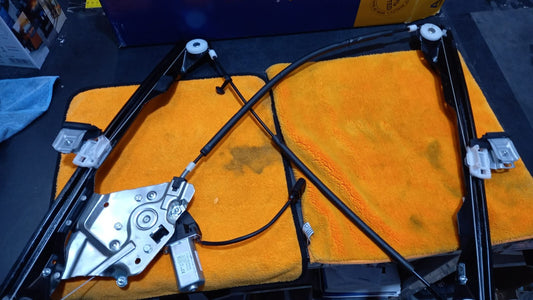 ACROLCAR 01.4095 ALZACRISTALLO FORD FOCUS 2 DUE PORTE SX SINISTRO DAL 98 AL 2004