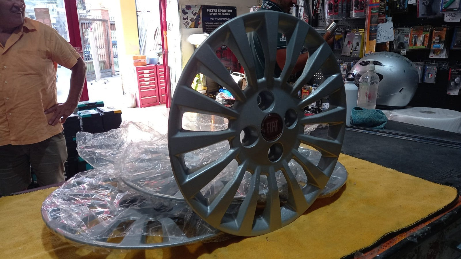 KIT 4 COPPE RUOTA  COPRICERCHI PER  FIAT  PUNTO CLASSIC =IDEA  CON CERCHIO 14''