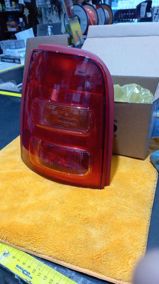 FANALE POSTERIORE /SX SINISTRO NISSAN MICRA 09/00 12/02 DEPO 215-19G1L-LD-AE