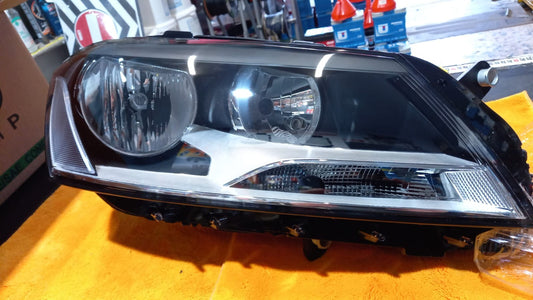 FARO PROIETTORE DX DESTRO VOLKSWAGEN PASSAT DAL 2010 IN POI