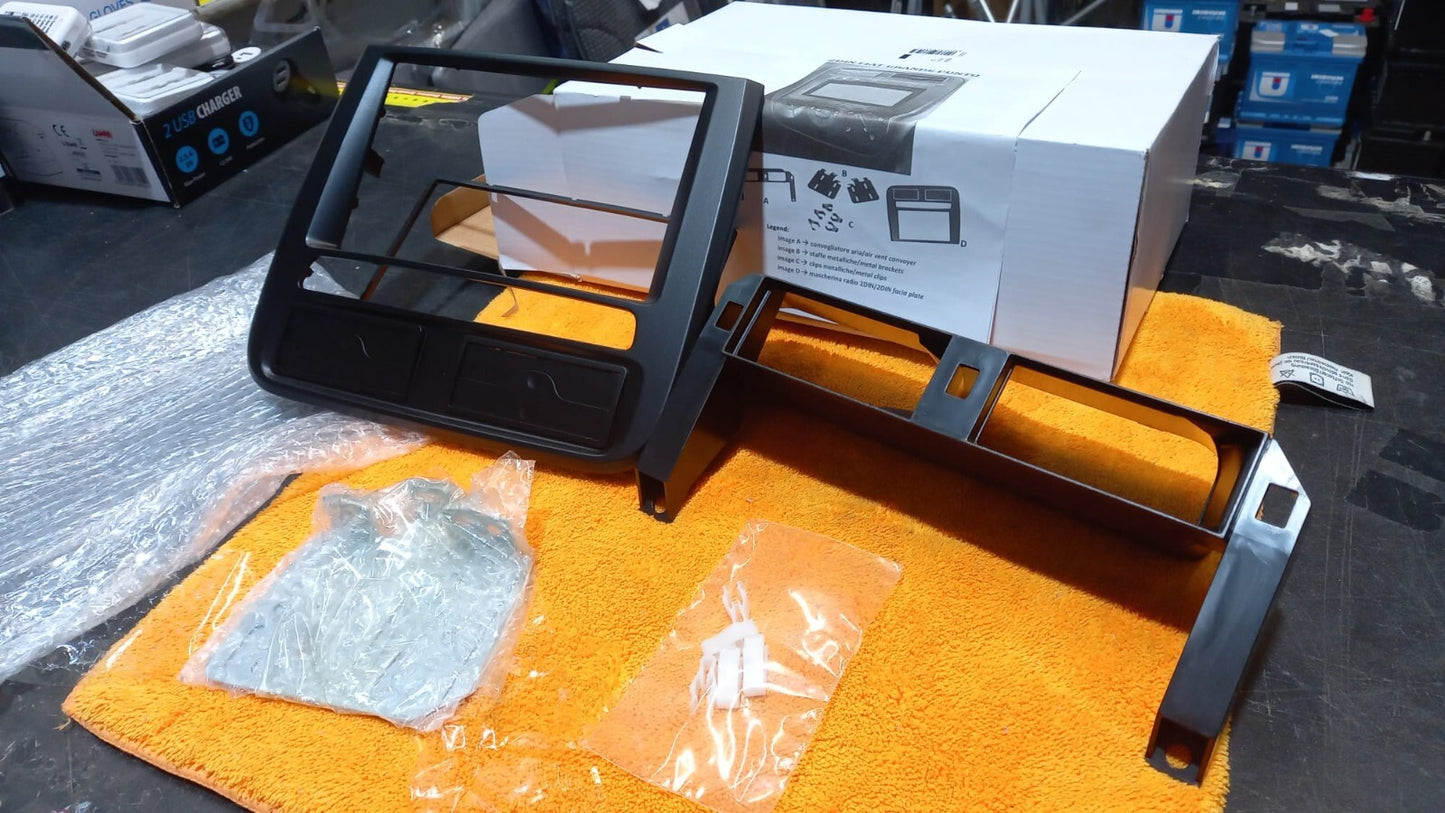 KIT MONTAGGIO MASCHERINA AUTORADIO DOPPIO DIN PER FIAT GRANDE PUNTO TUTTE