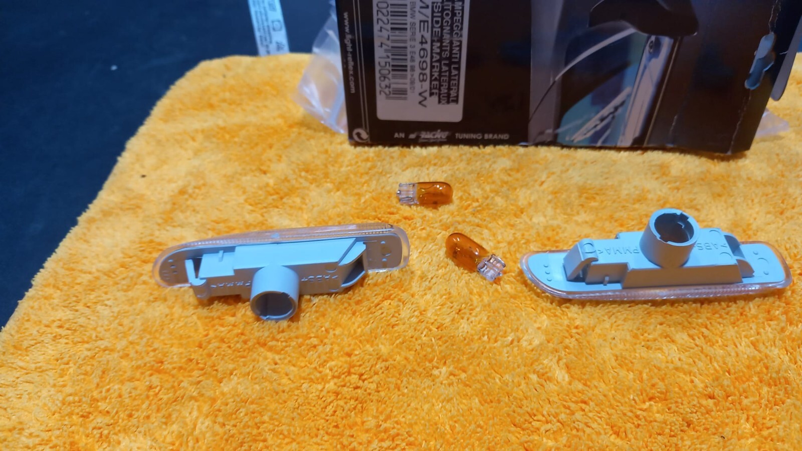 KIT FANALINI FRECCIA LOOK SPORTIVO  BIANCO BMW  SERIE 3 E 46 DAL 1998 AL 2002