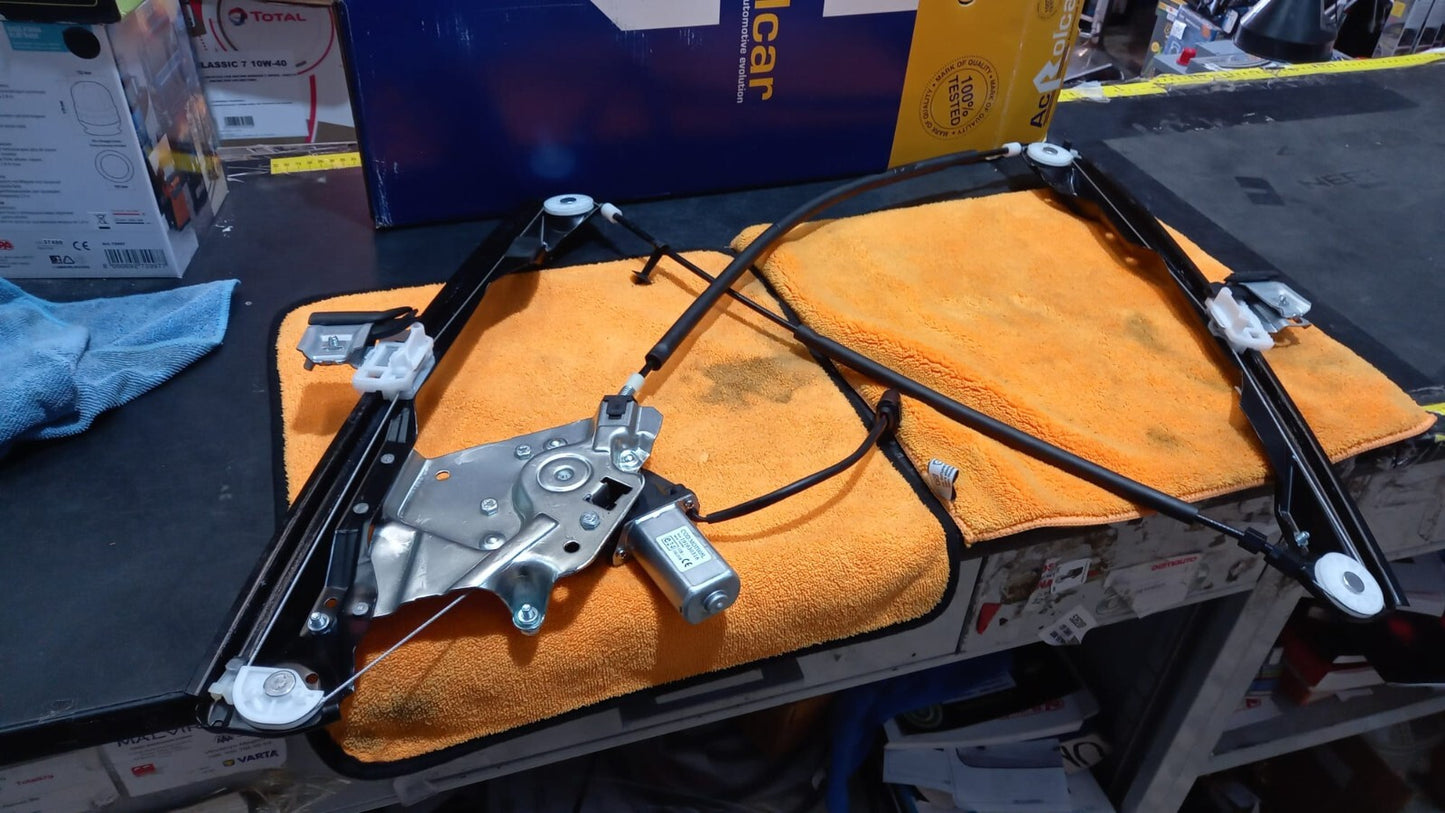 ACROLCAR 01.4095 ALZACRISTALLO FORD FOCUS 2 DUE PORTE SX SINISTRO DAL 98 AL 2004