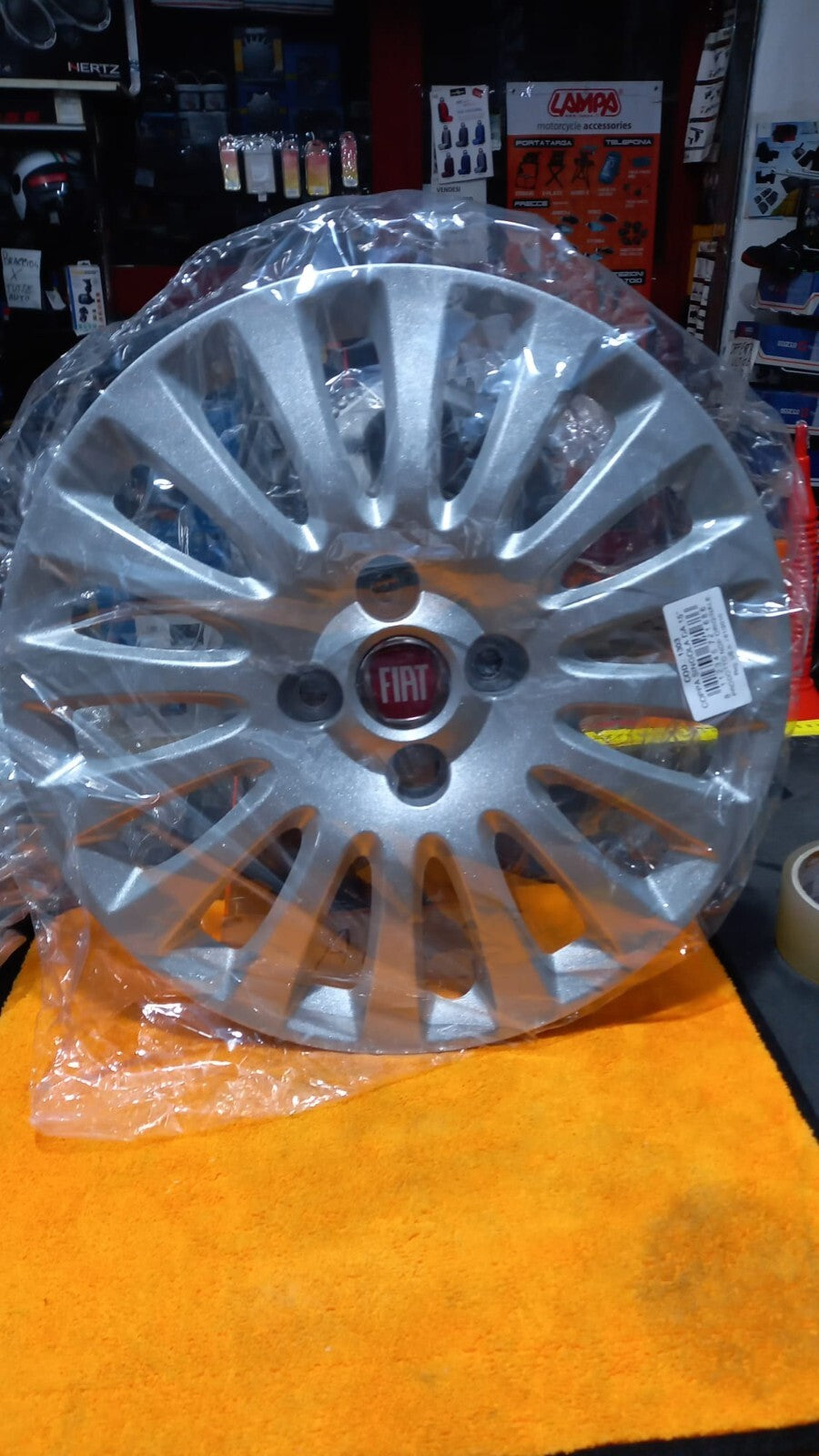 KIT 4 COPPE COPRICERCHI PER FIAT PUNTO ,PUNTO EVO DAL 2009 IN POI CERCHIO 15''