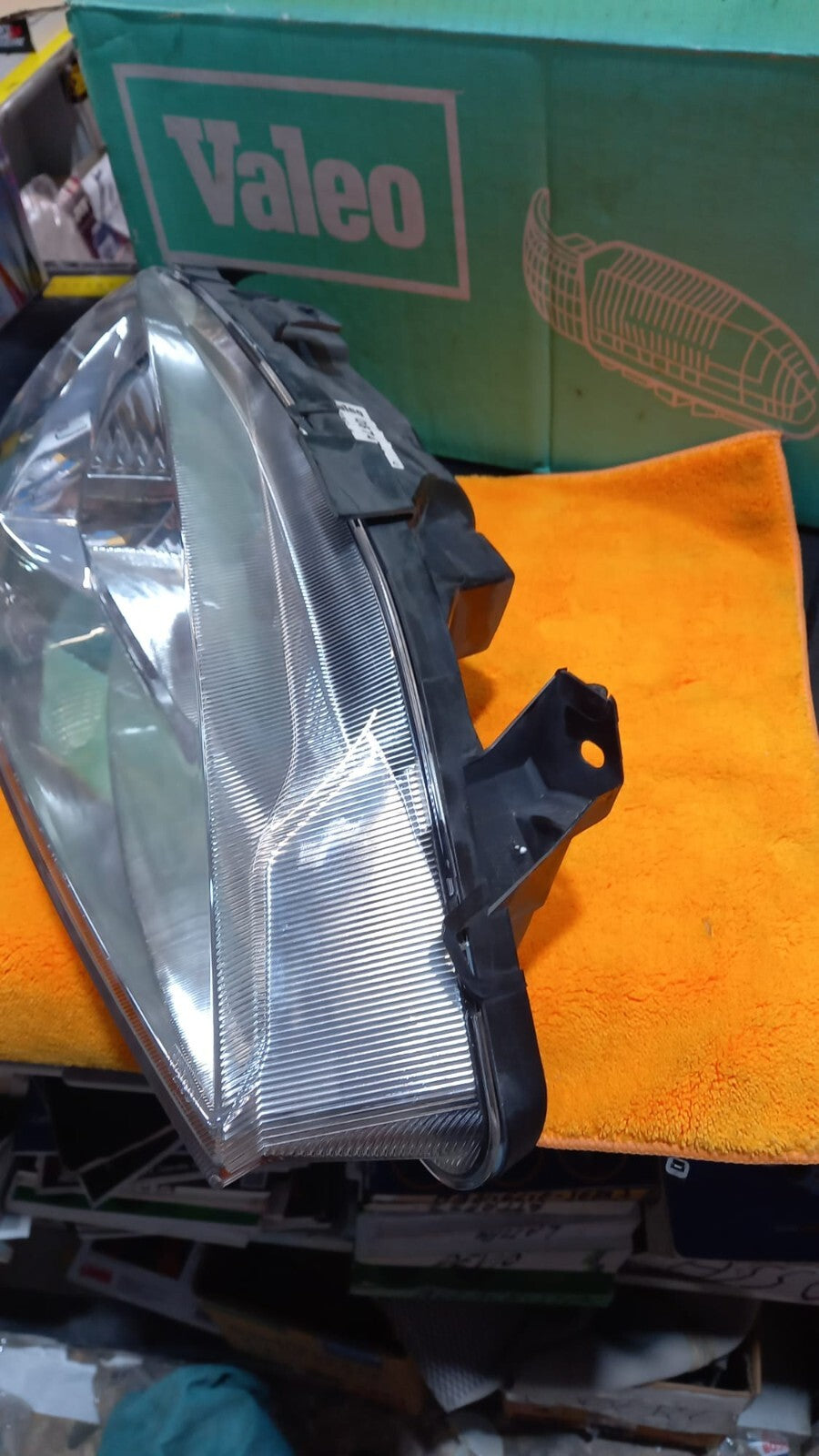 87469 VALEO PROIETTORE SX SINISTROH4 RENAULT - MEGANE - Mod. 07/99 - 10/02
