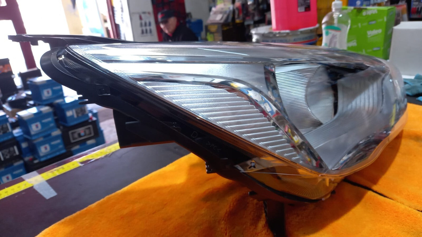 VALEO 46687 = ORIGINALE (1900174) FARO PROIETTORE DX DESTRO FORD CMAX 2015    