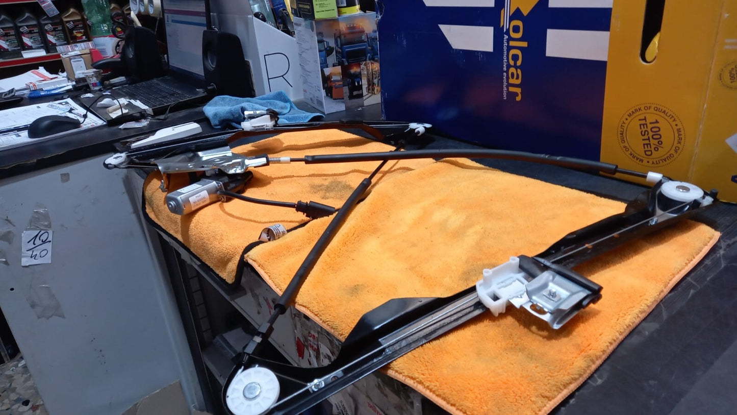 ACROLCAR 01.4095 ALZACRISTALLO FORD FOCUS 2 DUE PORTE SX SINISTRO DAL 98 AL 2004