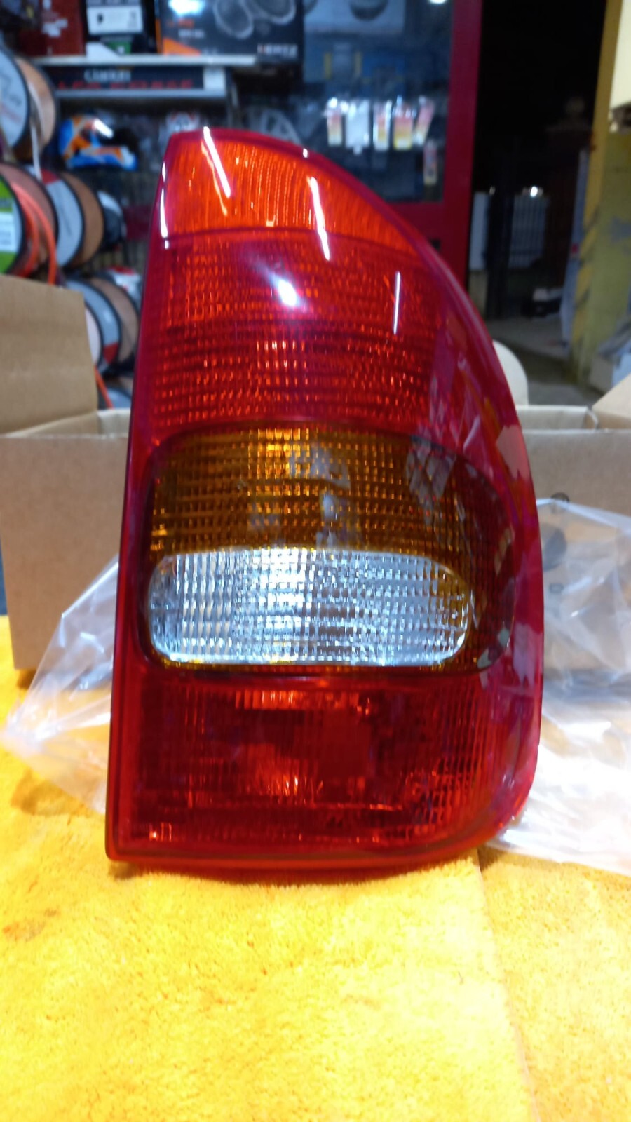 FANALE POSTERIORE DX  DESTRO OPEL CORSA   5PORTE -SW  DAL 1993 AL 2000