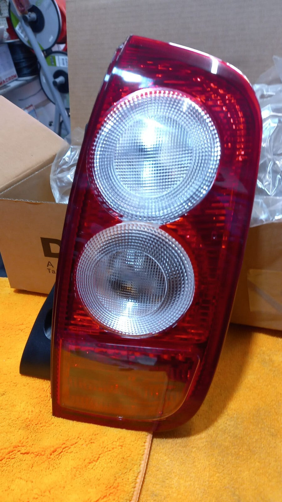 FANALE POSTERIORE DX DESTRO ROSSO NISSAN MICRA 01/03  AL 09/10
