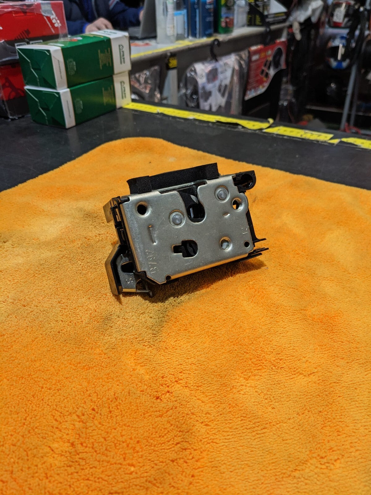 (51843469) SERRATURA PORTA ANT SINISTRO FIAT DOBLO' 2000-2010 (NON ELETTRICA)