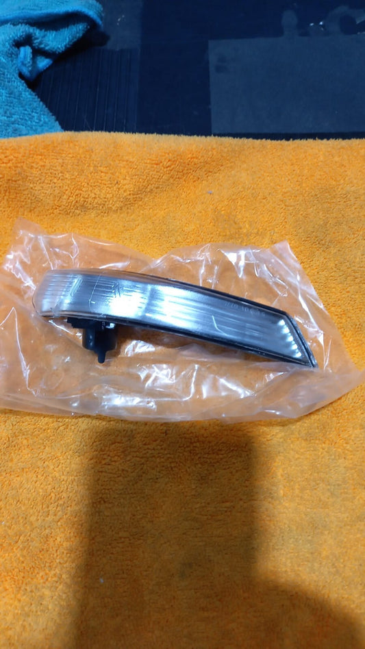 FRECCIA, FANALINO,LUCCIOLA, RETROVISORE SX FORD FOCUS DAL 2007 IN POI,MONDEO2010