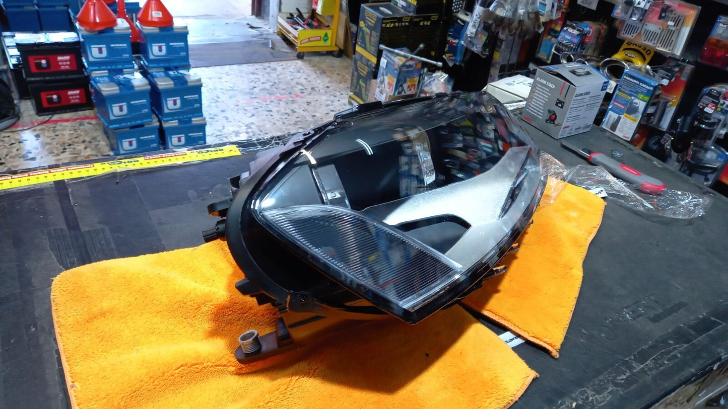 FARO PROIETTORE DX DESTRO VOLKSWAGEN PASSAT DAL 2010 IN POI