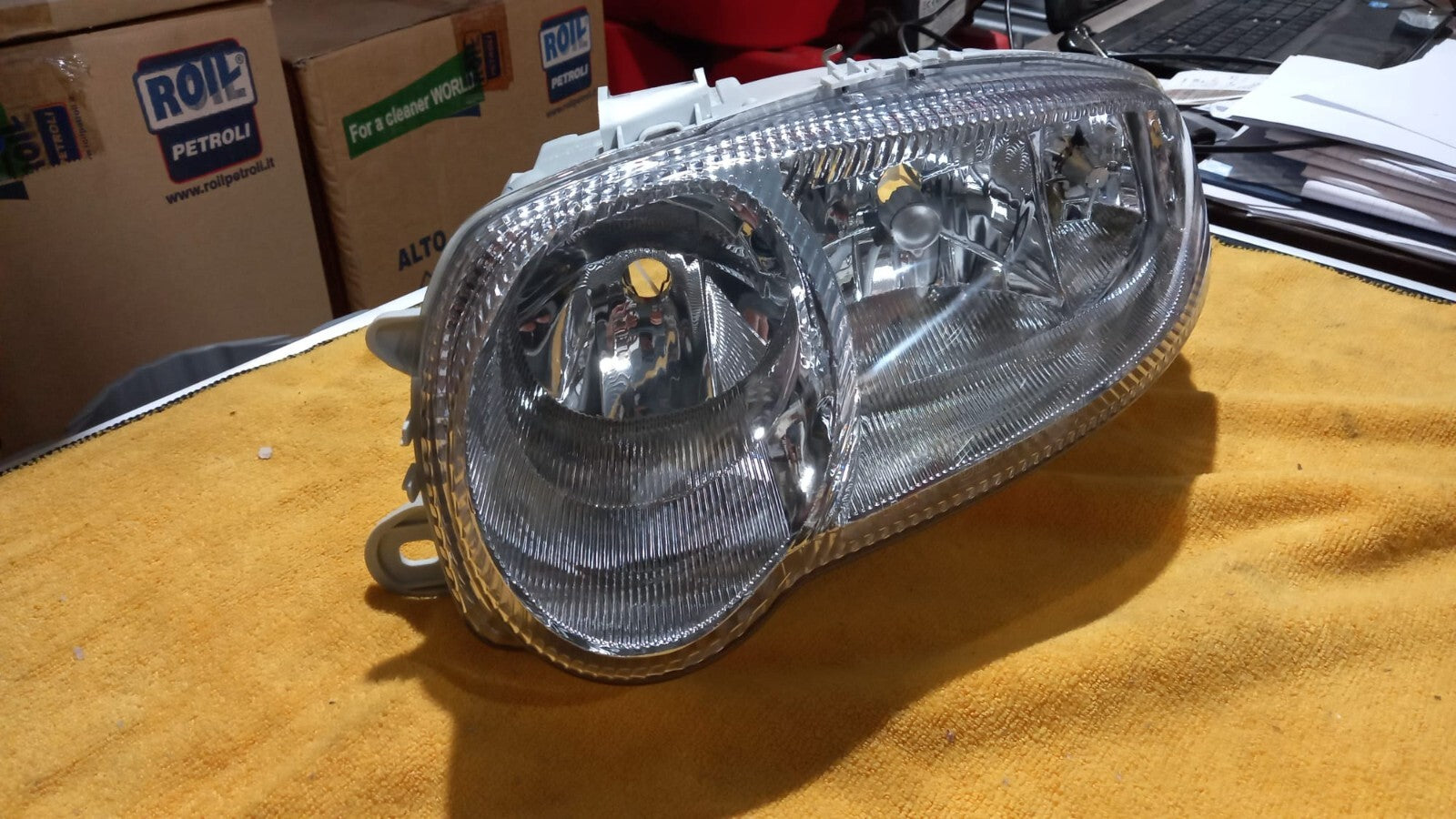 PROIETTORE FARO FANALE SX SINISTRO ALFA 147 DAL 2000 AL 2004