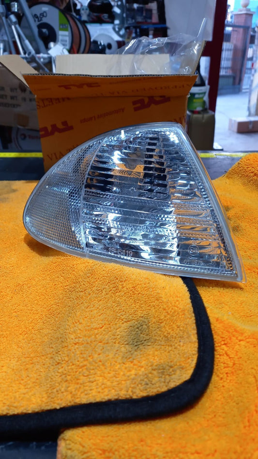 FANALE FRECCIA ANTERIORE SX SINISTRA BIANCO BMW SERIE 3 E46 DAL 1998 AL 2001