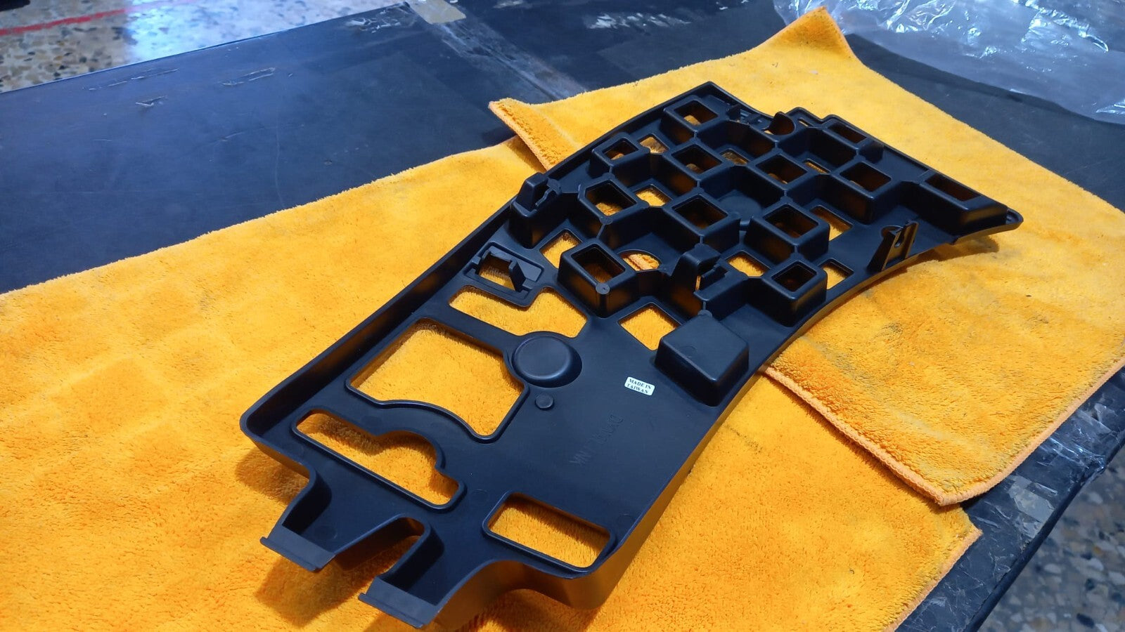 STAFFA SX SINISTRA PARAURTI ANTERIORE PEUGEOT 3008 DAL 2009 IN POI =1611188780