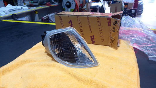 FANALE FRECCIA ANTERIORE DESTRA CITROEN SAXO DAL 1996 AL 1999