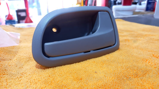 8262007000NL MANIGLIA INTERNA  POSTERIORE DX DESTRA KIA PICANTO DAL 2004 IN POI