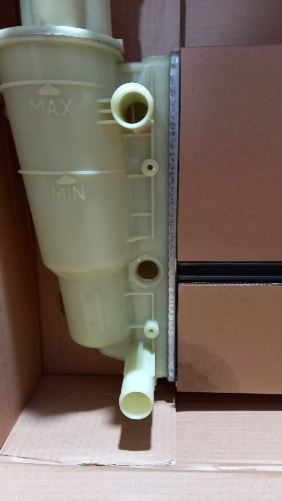 0104.3004  FRIGAIR RADIATORE ACQUA FIAT PUNTO 55-60-75  LANCIA Y
