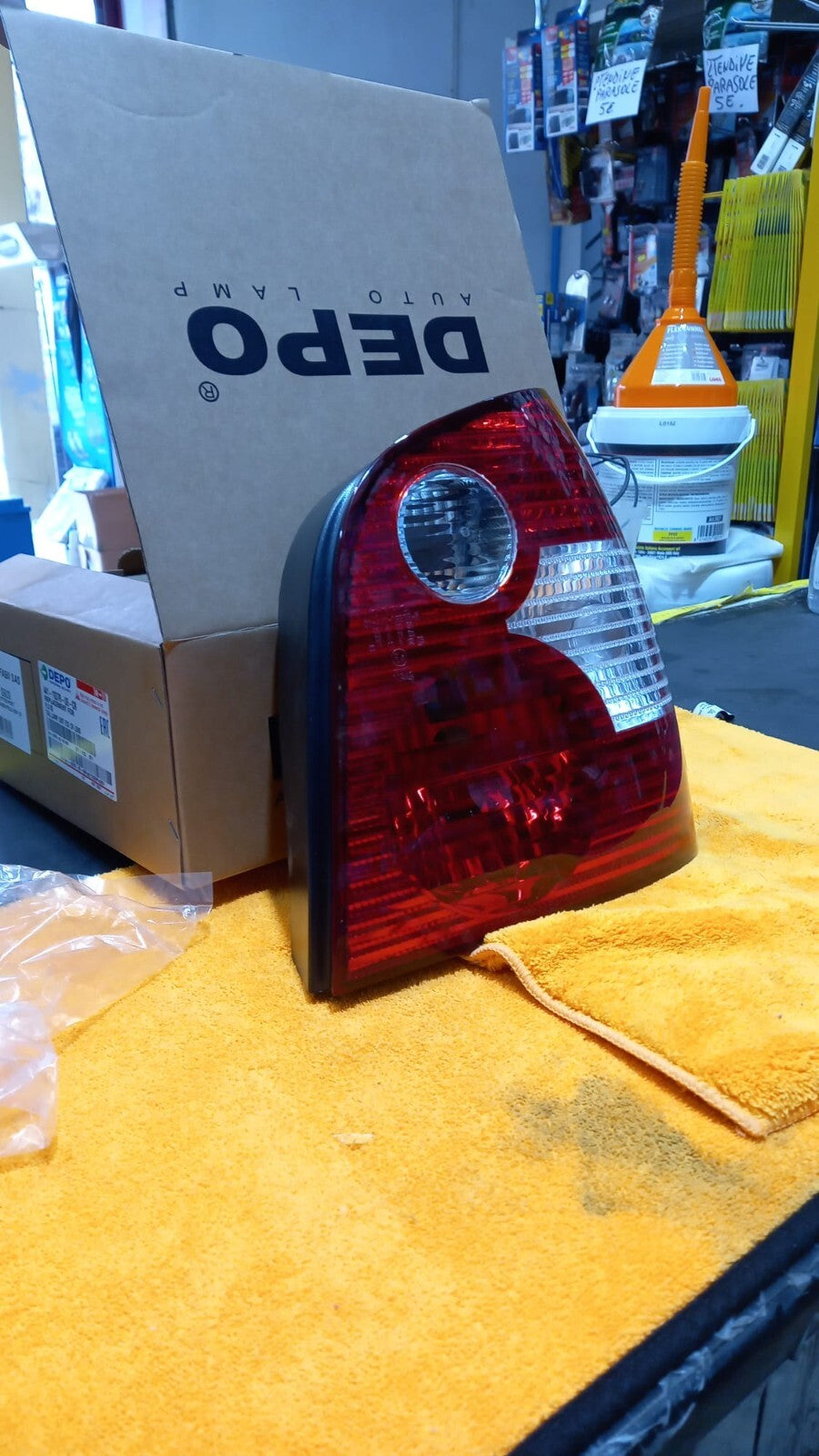 DEPO 441-1973-UE-CR FANALE POSTERIORE DX DESTRO VOLKSWAGEN POLO DAL 2001 AL 2005
