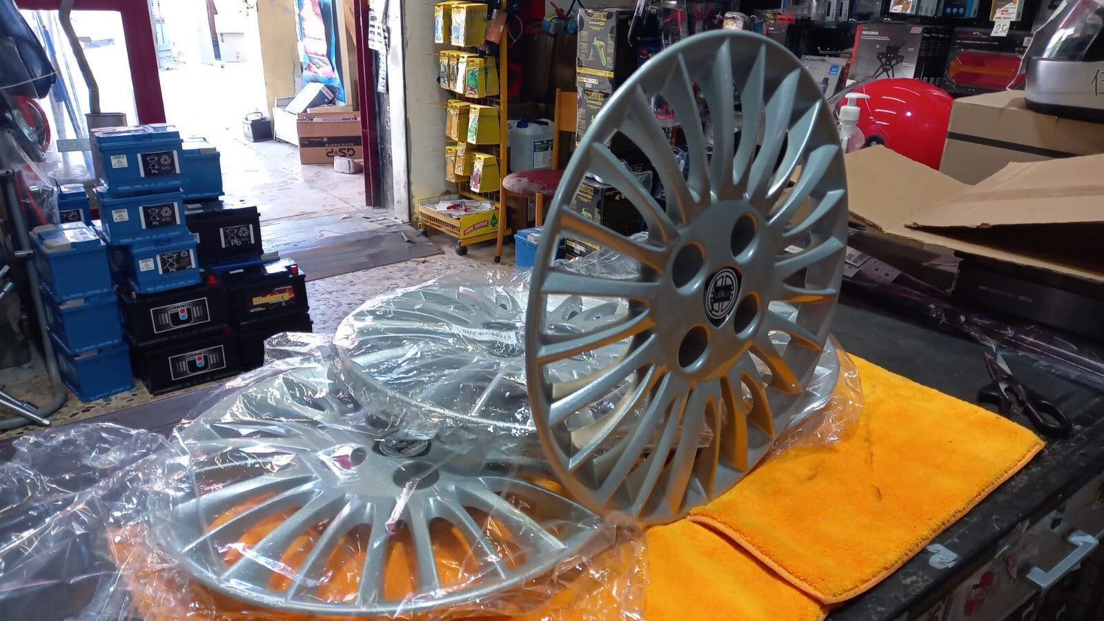 KIT 4 COPPE COPRICERCHI PER LANCIA YPSILON DAL 2003 IN POI CON CERCHIO 14''