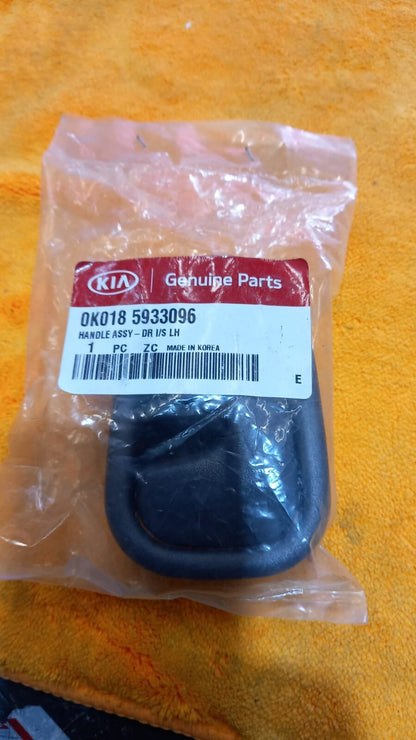 0K0185933096 MANIGLIA INTERNA SX SINISTRA ANT.-POST.KIA SPORTAGE DAL 97 AL 2003