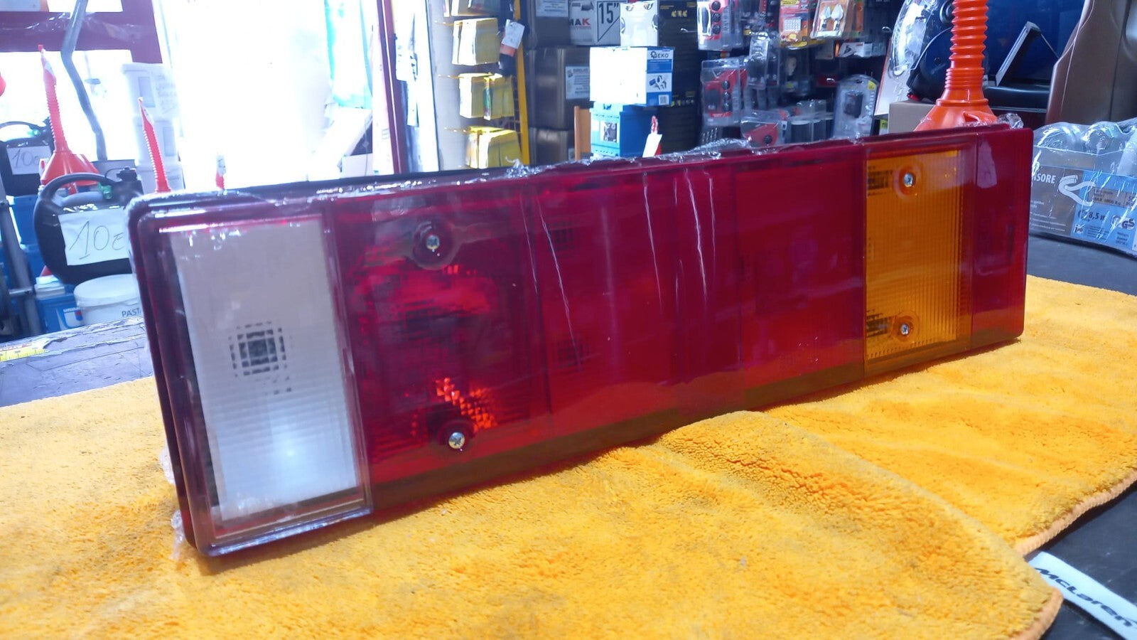 FANALE POSTERIORE DX IVECO CAMION,BILICI ,TIR,AUTOCARRI FURGONI