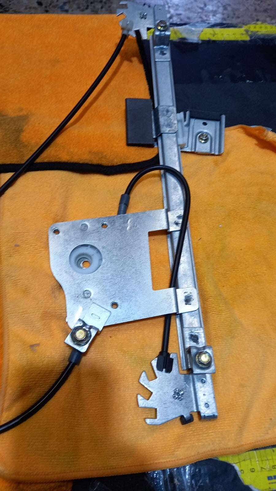 LIFTEK FR701L ALZAVETRO SX SINISTRO  FORD FOCUS 2 DUE PORTE  (10/1998 10/2004)